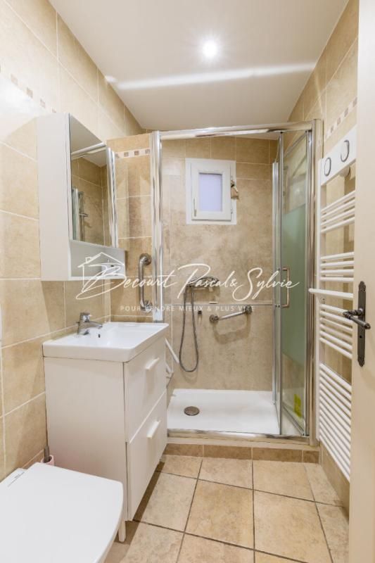 SAINT-SATURNIN-LES-AVIGNON Exclusivité - Maison de village de charme avec cour intérieure de 95 m² et garage 4