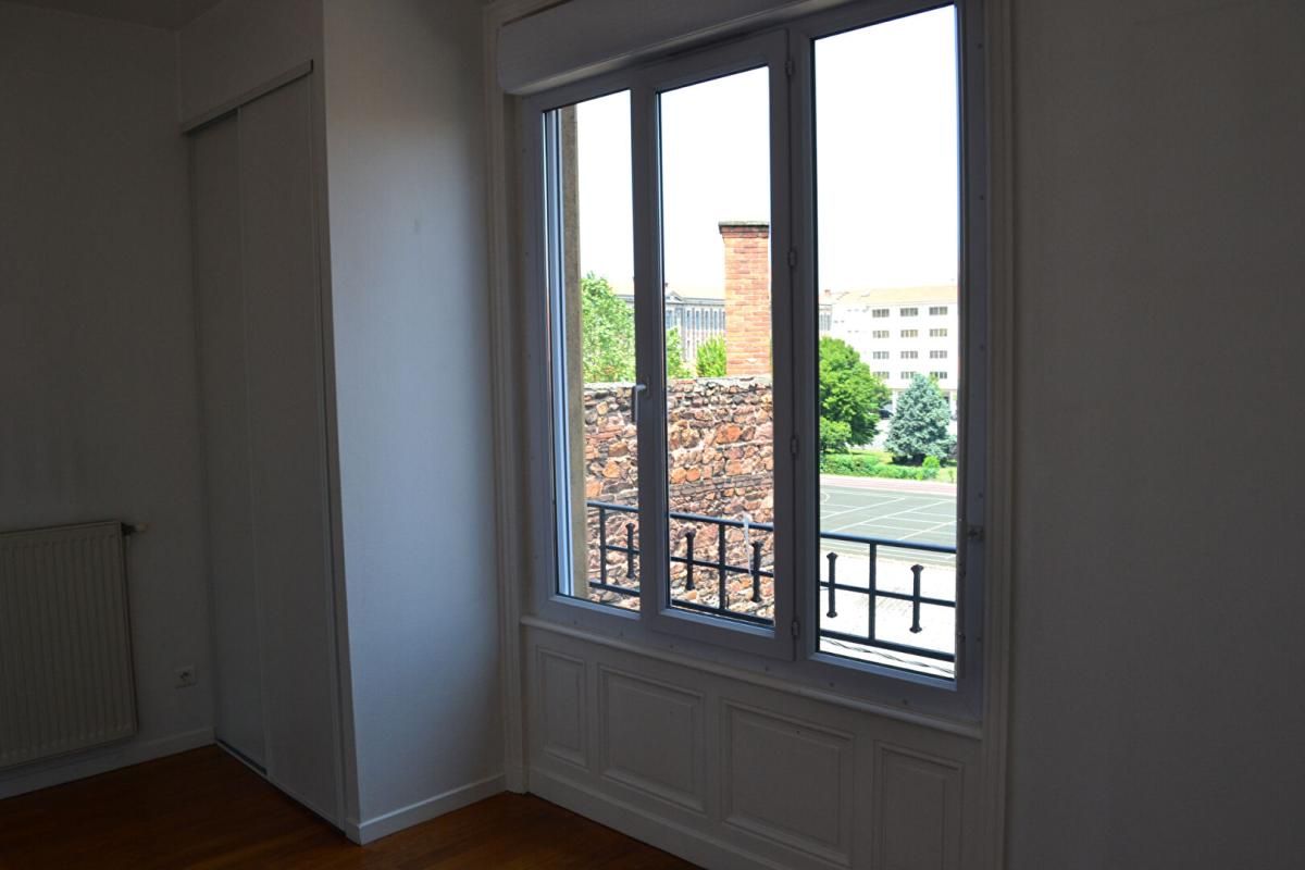 ROANNE ROANNE  -  APPARTEMENT T4  Hausmmanien 3