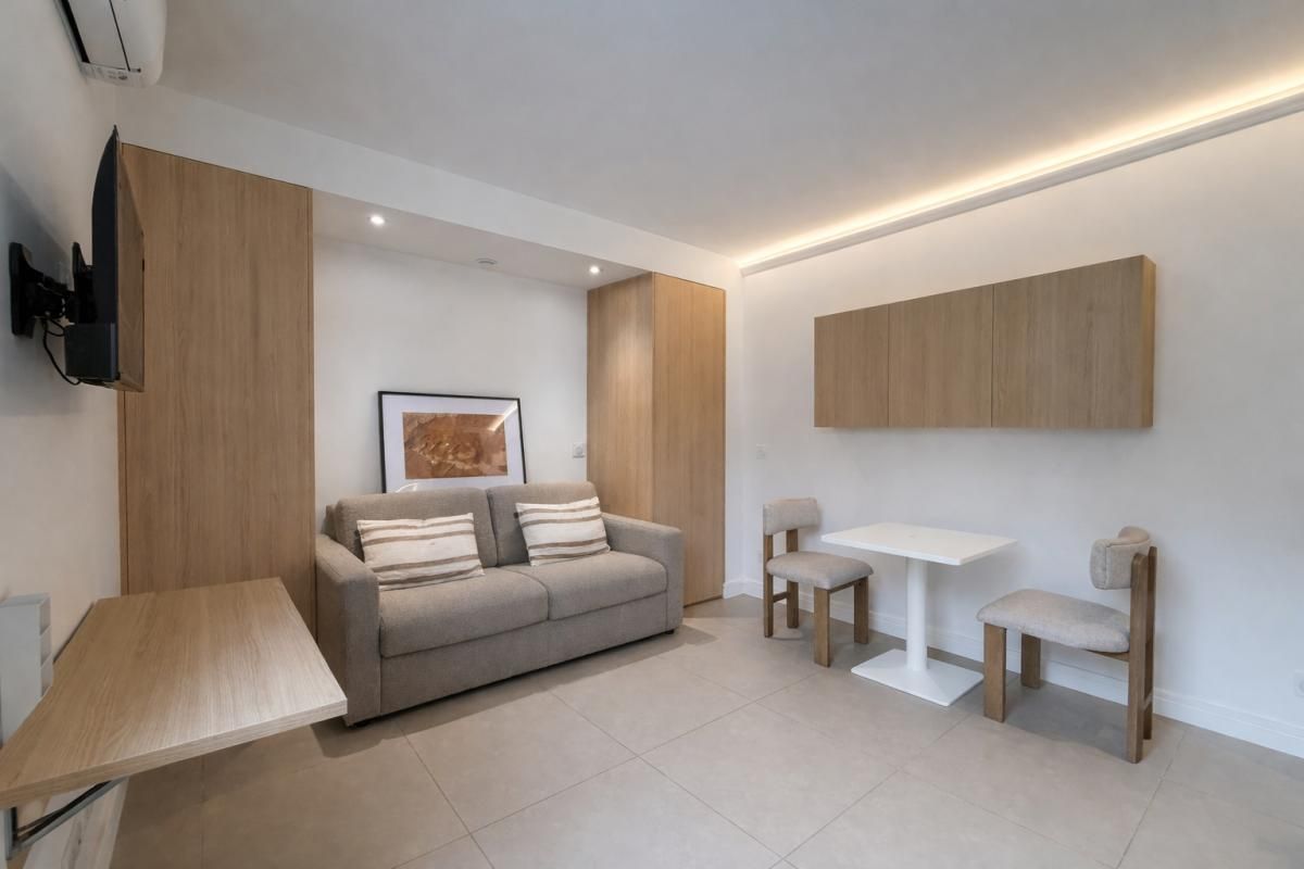 Appartement studi Nice Mont Boron 1 pièce 18.70 m2 refait à neuf