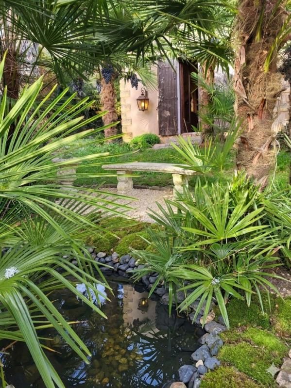 Maison 8 pièces 180 m2, parc de 8700 M2 avec dépendances