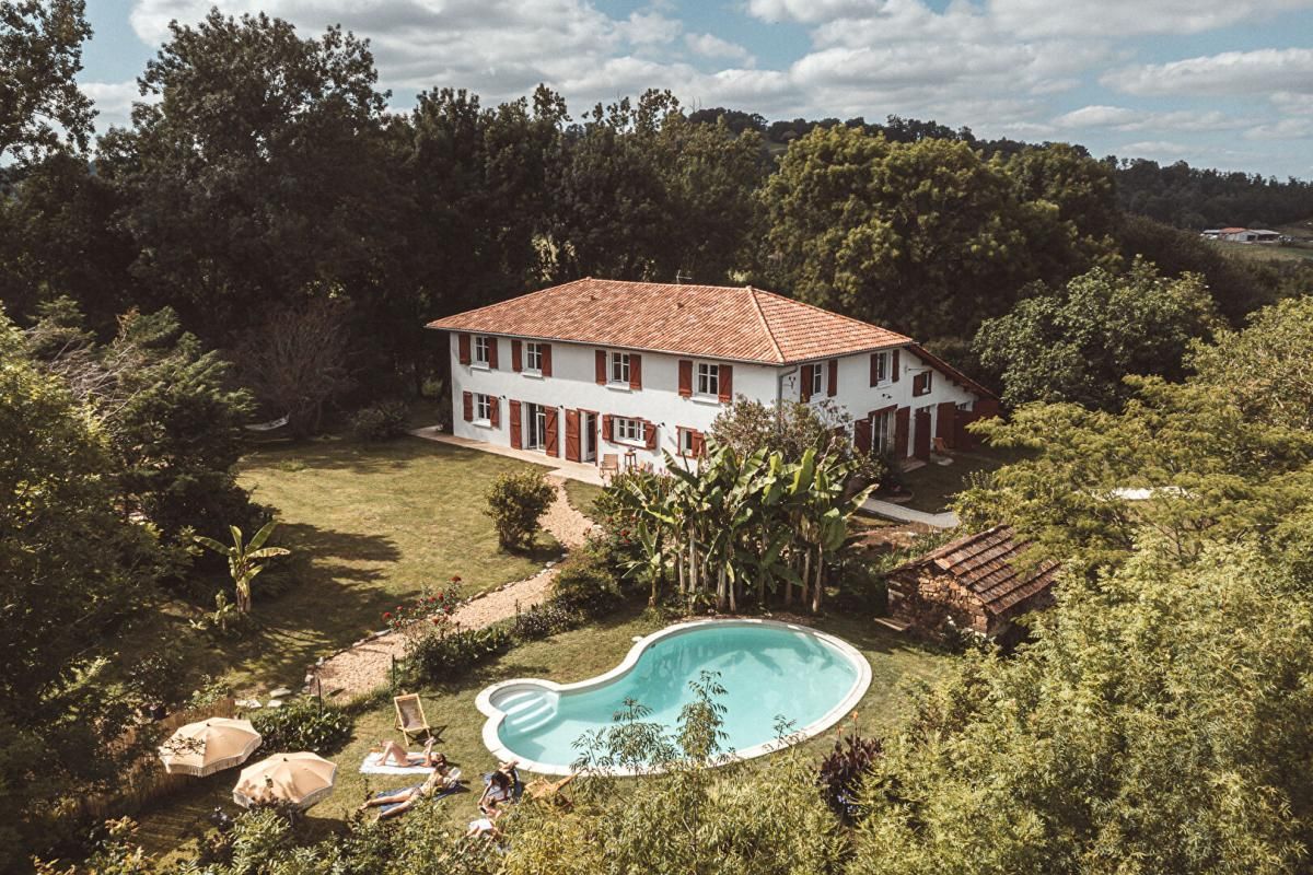 BIDACHE 64520 BIDACHE maison ancienne rénovée 426 m2, piscine chauffée 4