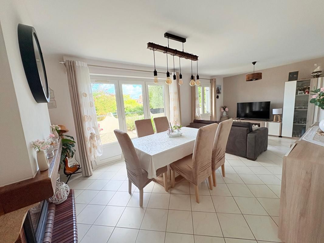 SAINTES EXCLUSIVITE Maison de plain pied 98 m2 3 chambres dans le centre de CHERAC 17610 1