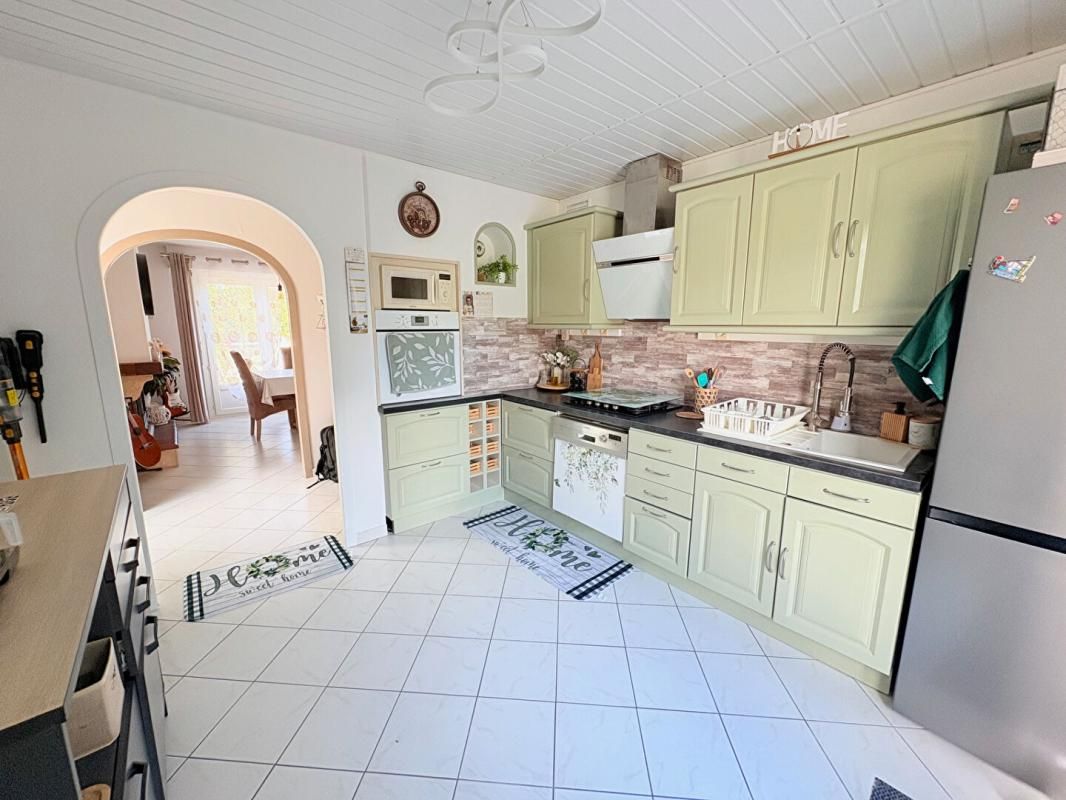 SAINTES EXCLUSIVITE Maison de plain pied 98 m2 3 chambres dans le centre de CHERAC 17610 4