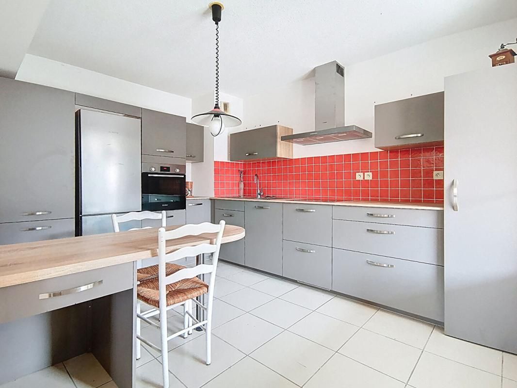 ROUGIERS Appartement Rougiers 3 pièces 82 m2 2