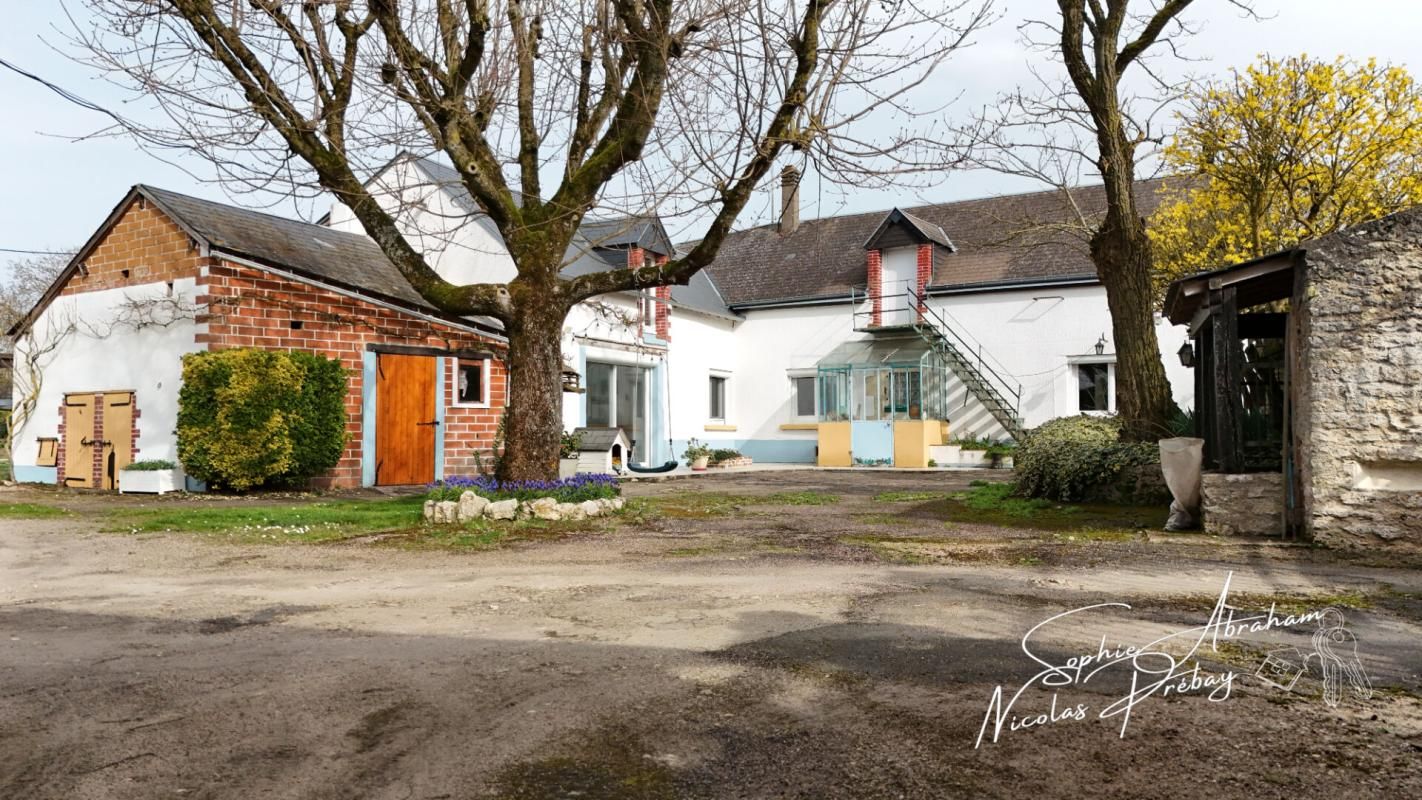ANGERVILLE Fermette avec dépendances et terrain constructible 2
