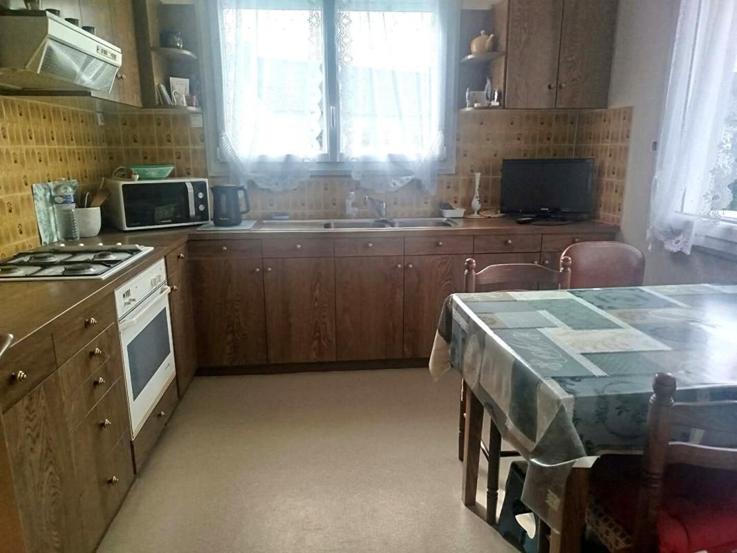 LOUDEAC Maison proche centre-ville 4 chambres 3