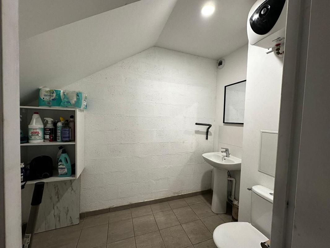 BRIE-COMTE-ROBERT BRIE COMTE ROBERT - Location Local d'activité 138 m² 4