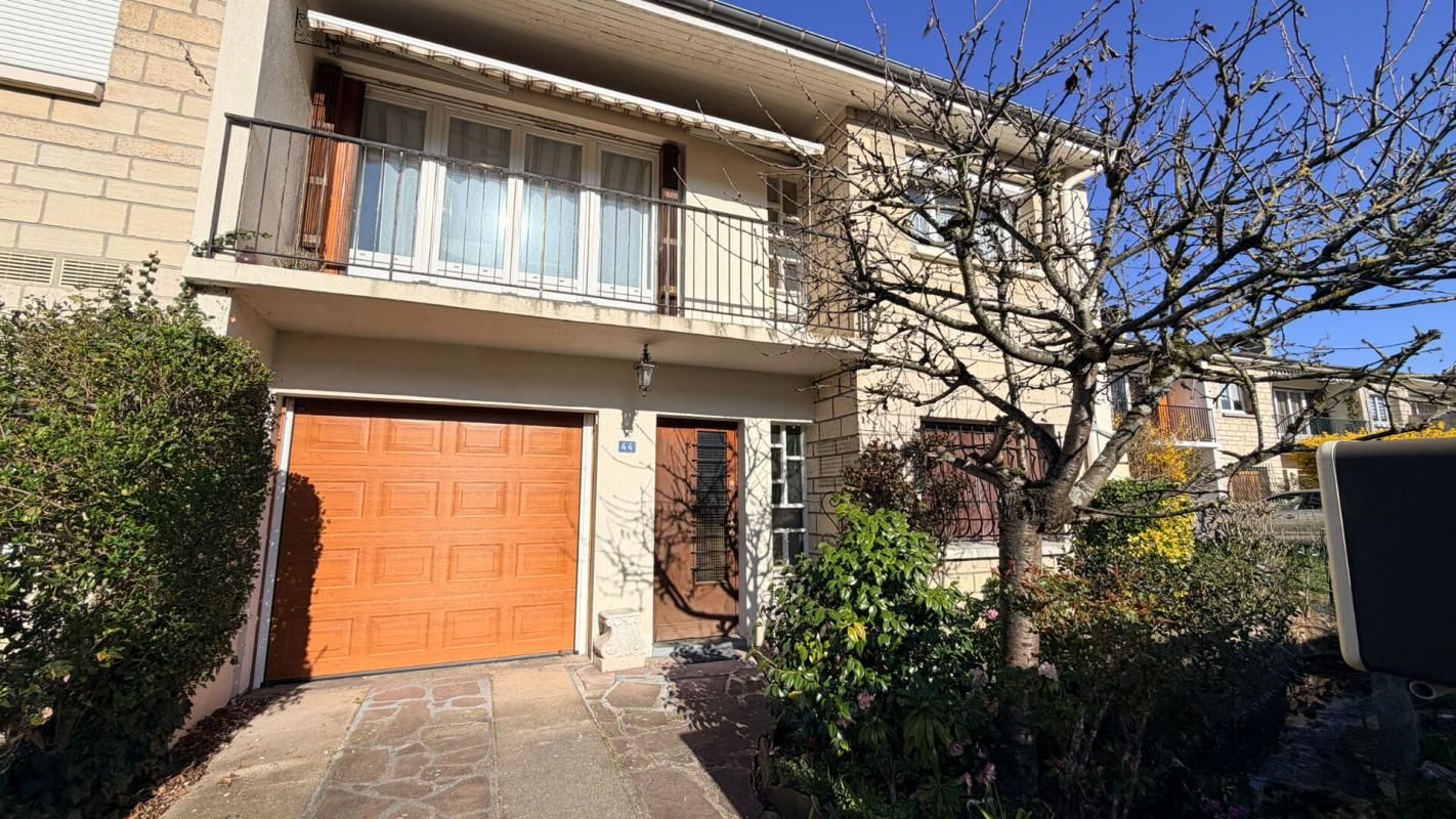 Maison familiale  5 pièces  86 m² , située à Taverny, Quartier Mermoz - Les Ecouardes