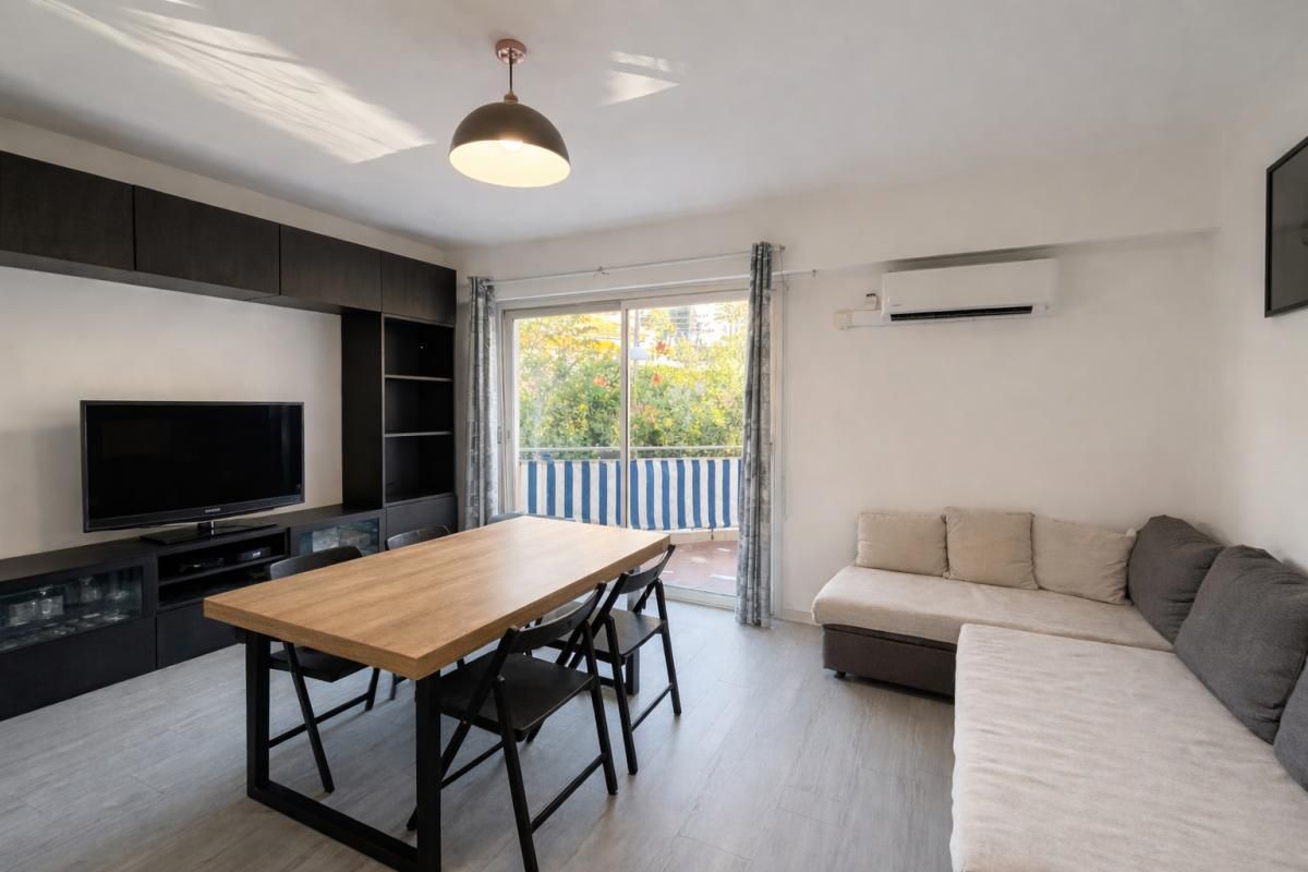 Appartement Nice St Sylvestre 3 pièces 65.50 m2, balcon terrasse et garage