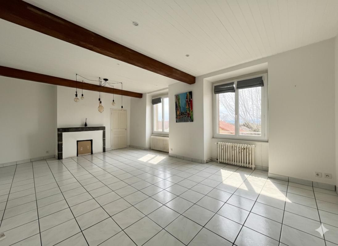 BLANZAT Maison avec jardin 2