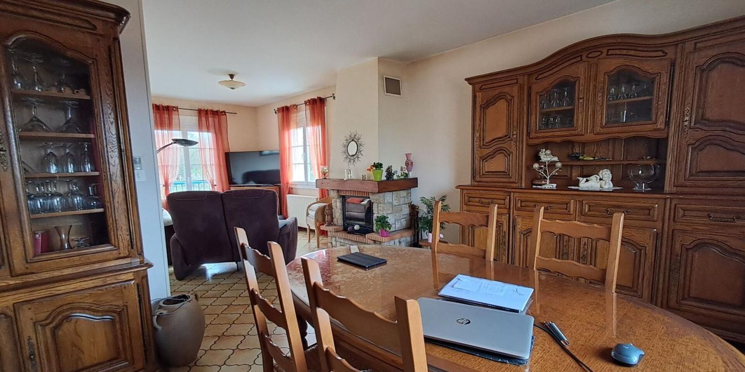 AUZAY CHARMANTE MAISON 5 pièce(s) 105 m2 sur terrain 1100 m2 clôturé et plat 4