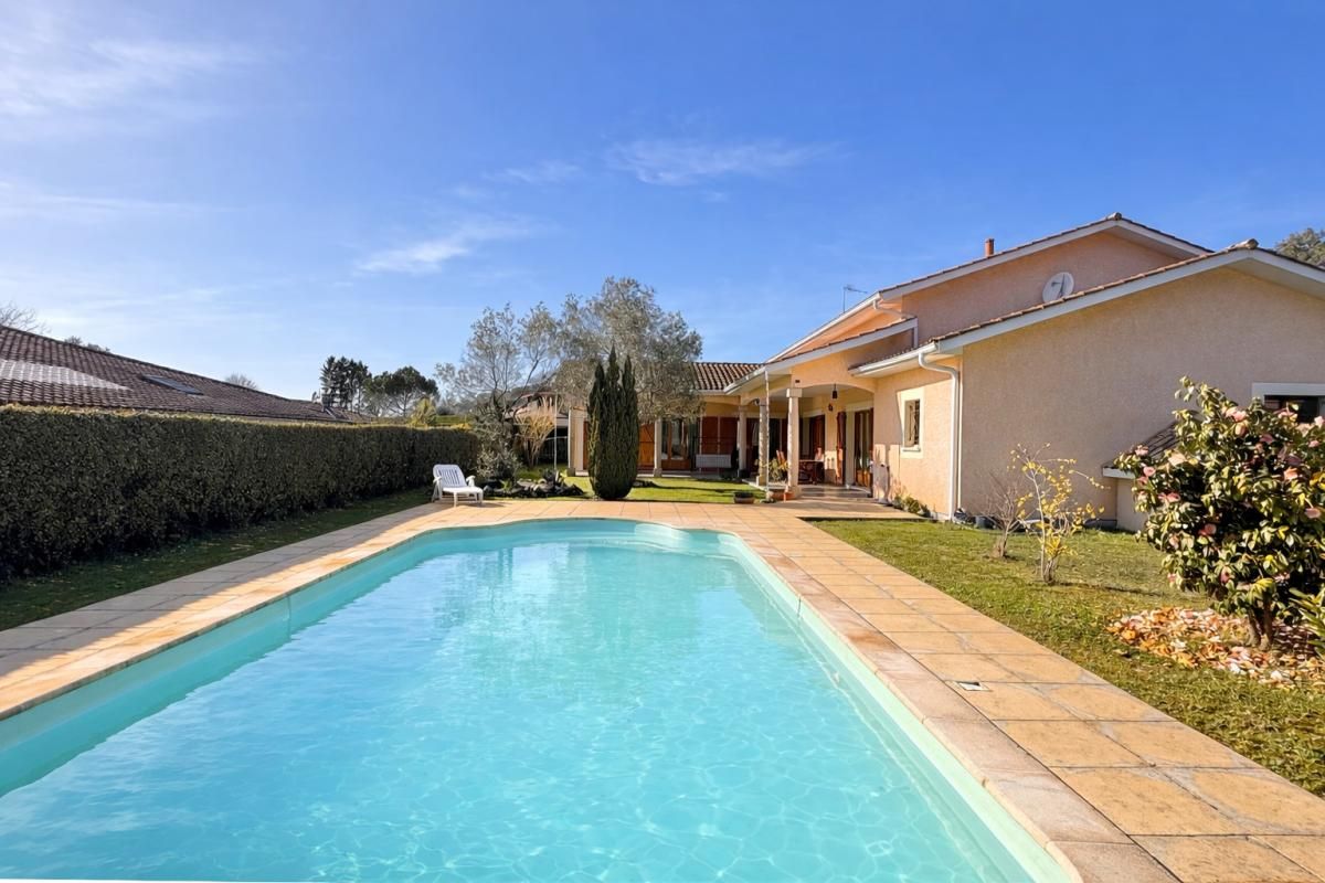 LEGE-CAP-FERRET Grande Villa 165 m² p-pied avec piscine sur plus de 1300 m² 1