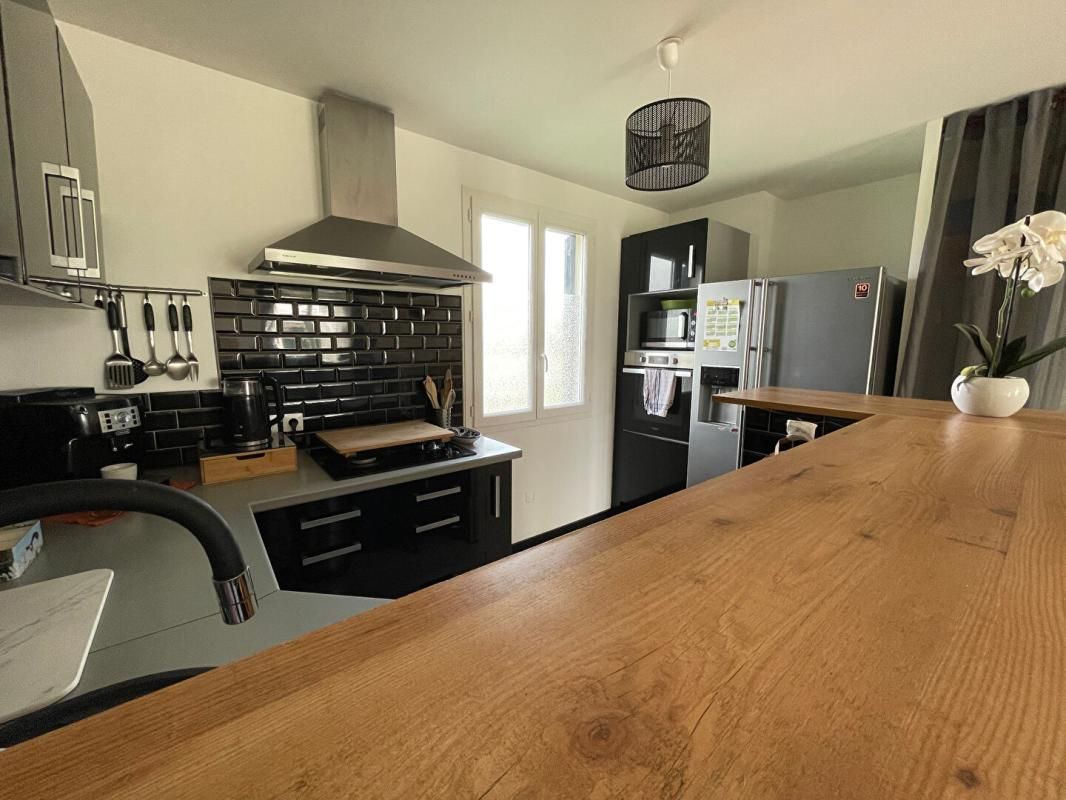 SAINT-COUTANT-LE-GRAND Maison Saint Coutant Le Grand 5 pièce(s) 105 m2 2