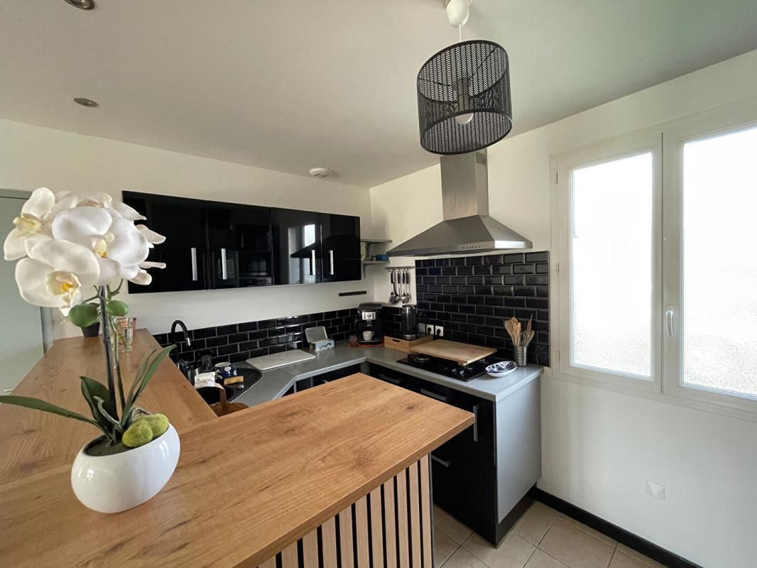 SAINT-COUTANT-LE-GRAND Maison Saint Coutant Le Grand 5 pièce(s) 105 m2 3