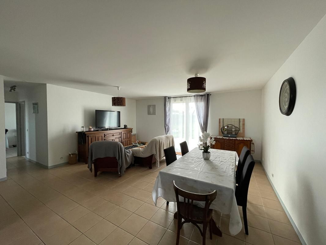 SAINT-COUTANT-LE-GRAND Maison Saint Coutant Le Grand 5 pièce(s) 105 m2 4