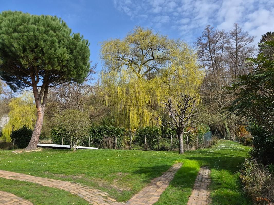 DAMPIERRE-EN-YVELINES 2 Maisons La Celle Les Bordes, 8 pièces, 210 m2 1