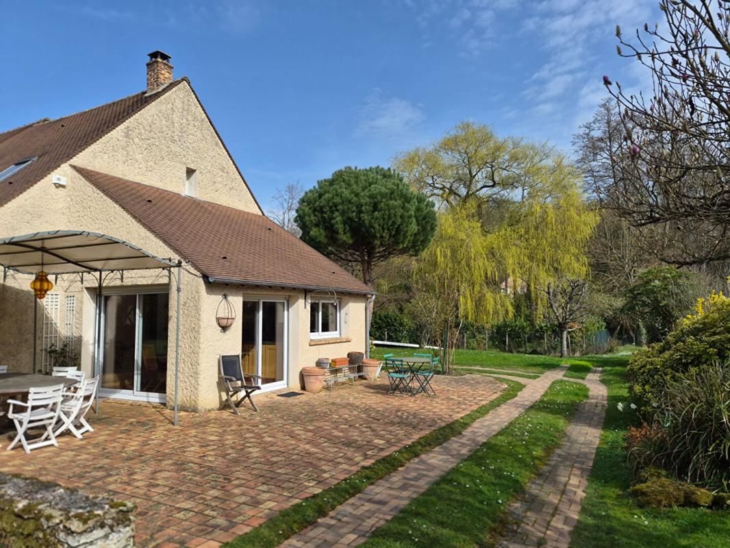 DAMPIERRE-EN-YVELINES 2 Maisons La Celle Les Bordes, 8 pièces, 210 m2 2