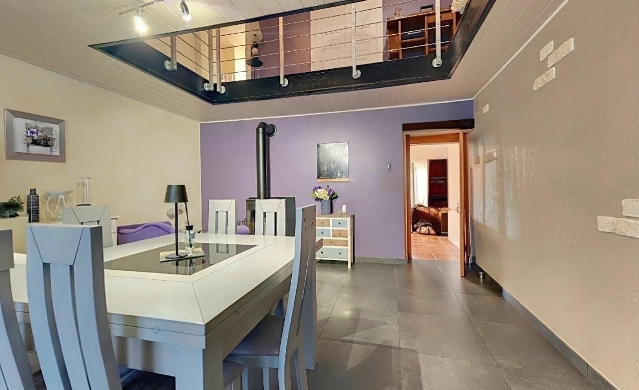 LEGNA Propriété jurassienne, 245m2 de surface habitable et 4 Ha de terrain attenant 3