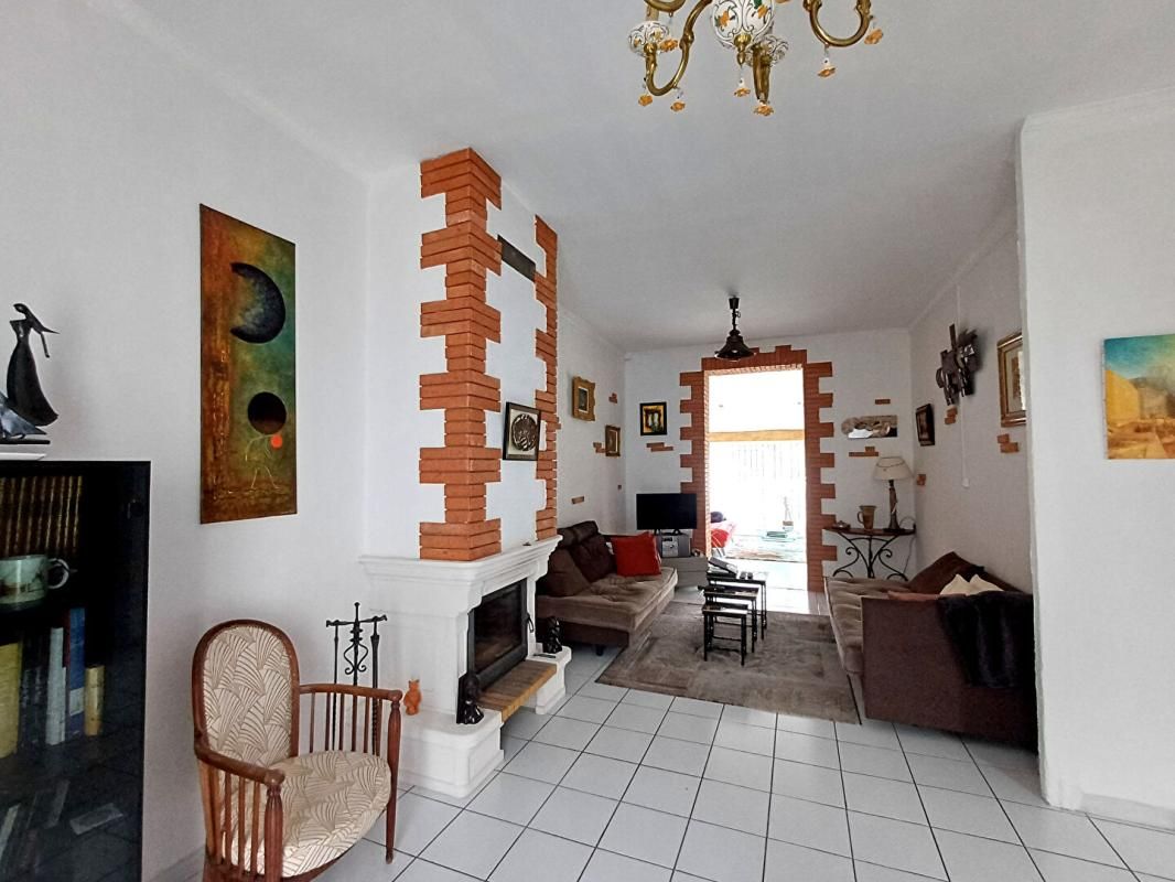 PERPIGNAN Quartier des fleurs, maison de ville typée fin années 40 avec studio, garage et jardin 3