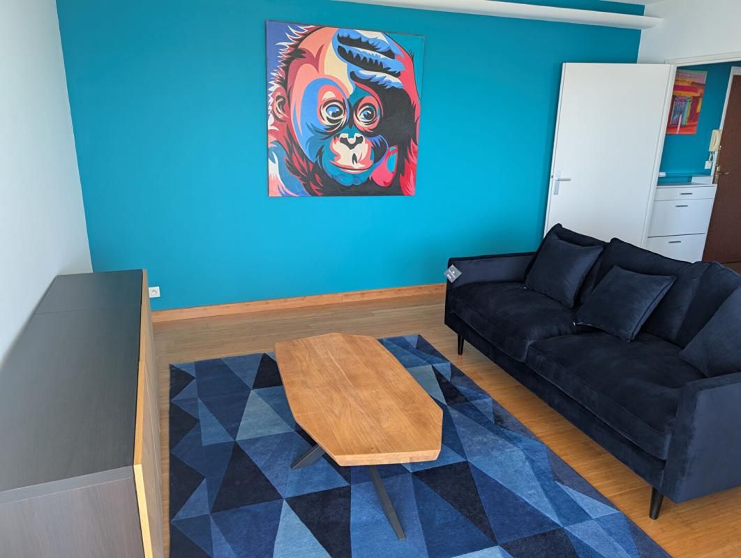 BORDEAUX T3 74 m² - 2 chambres - Balcon - Parking 3