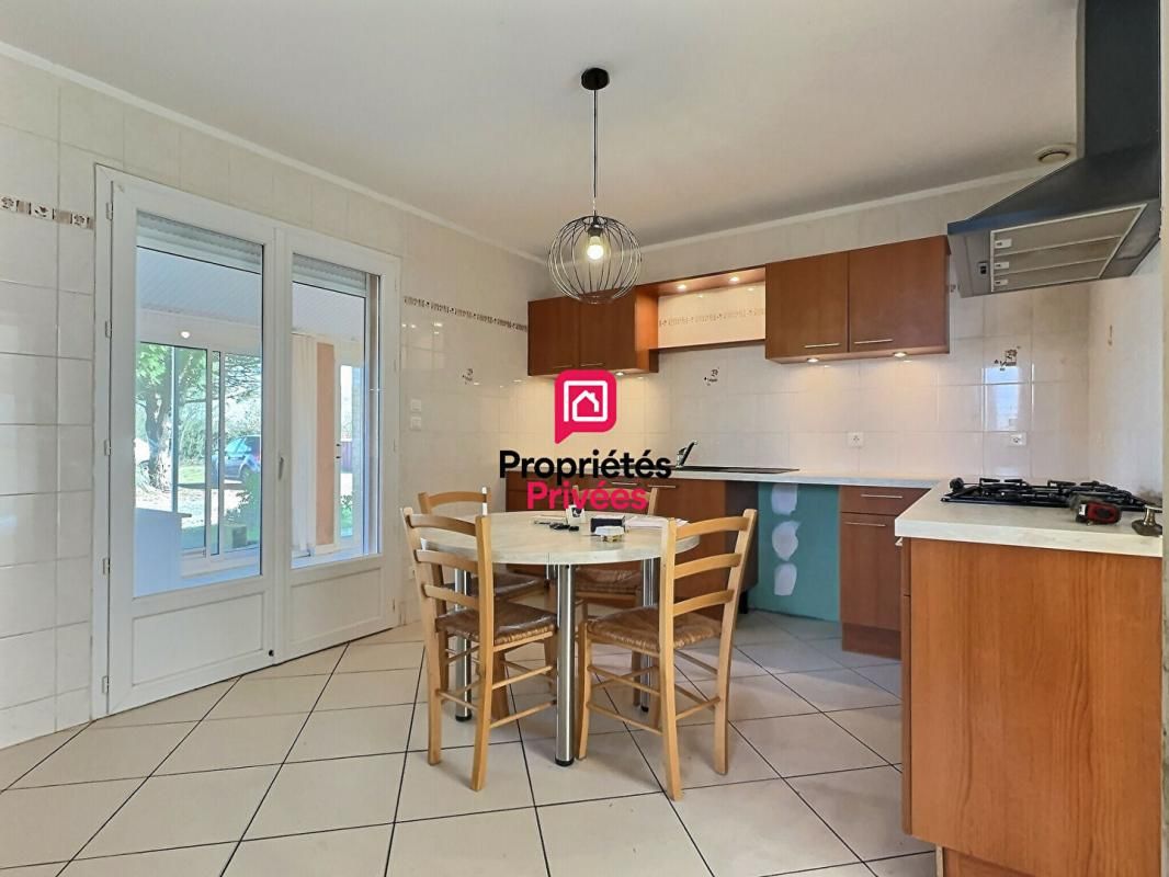 EYSINES DEPT 33 - Eysines - Maison 4 Pièce(s) - 95m2, 2 chambres, terrain de 1000m2, garage 2