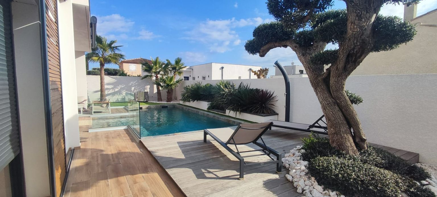 VIAS Magnifique villa contemporaine vendu meublée 2