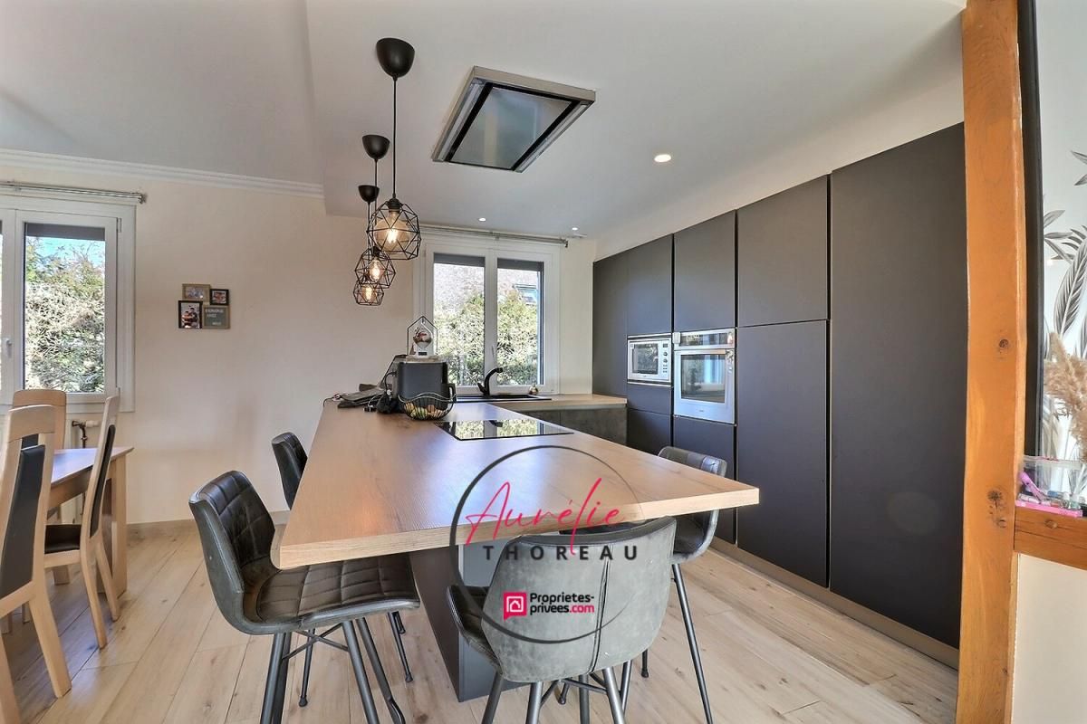 ASCHERES-LE-MARCHE Maison sur sous sol, terrain clos, 4 chambres 3