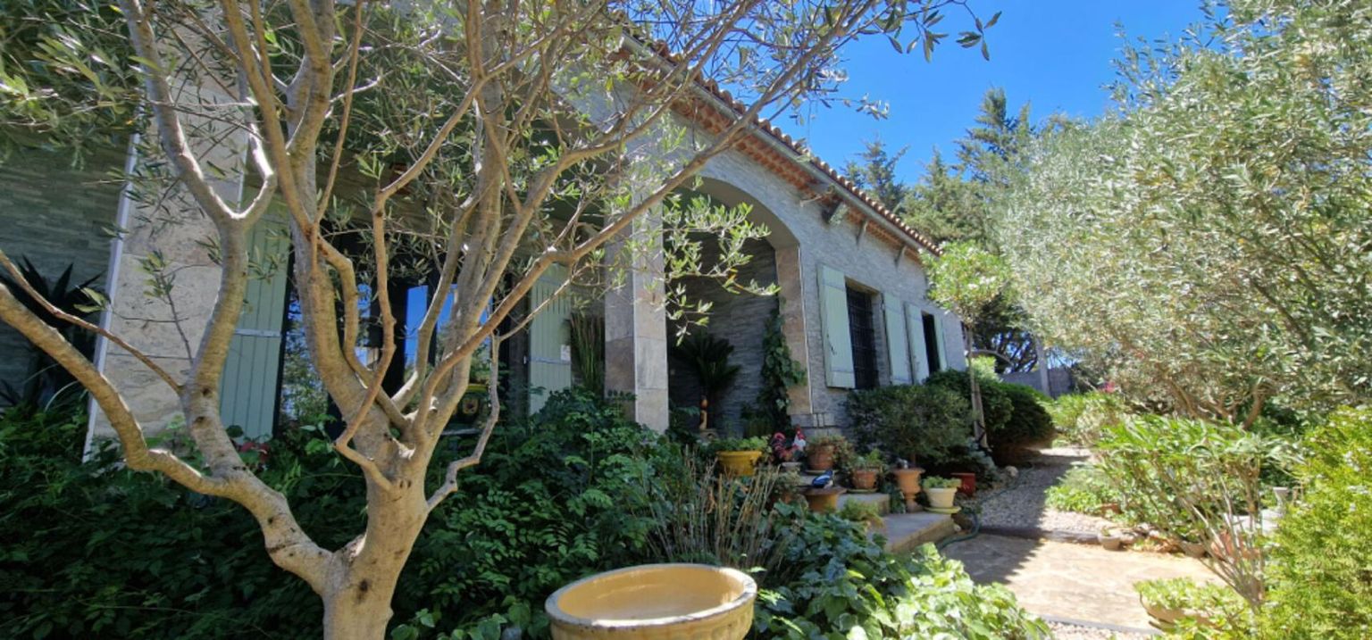 Maison  individuelle de 96 m2 et dépendance de 16 m2