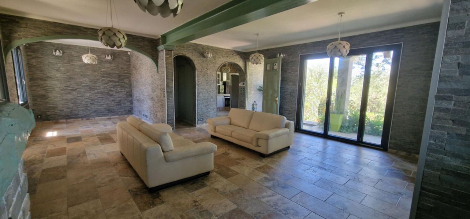 BRUE-AURIAC Maison  individuelle de 96 m2 et dépendance de 16 m2 4