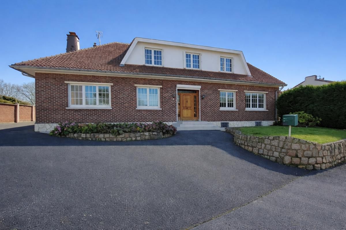 ALLOUAGNE Maison Allouagne 10 pièce(s) 282 m2 1