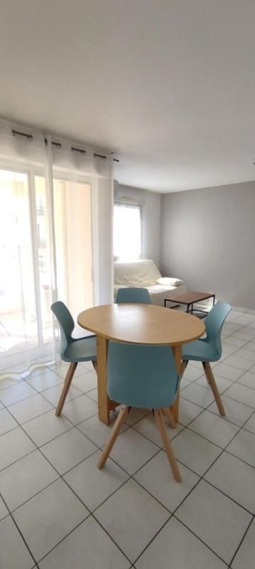 MONTPELLIER Exclusivité - Montpellier - Voltaire - Grand appartement deux pièces avec terrasse et garage 4
