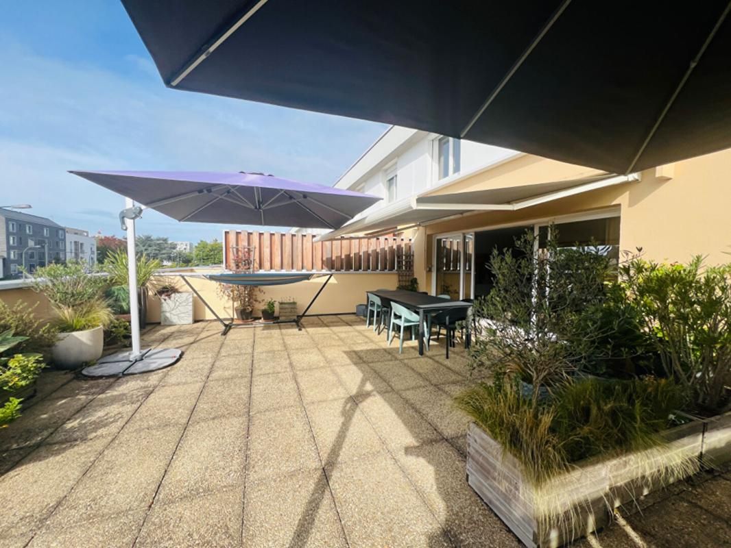 Appartement TRIPLEX avec terrasse coeur de quartier Bourgeonnière-Hippodrome