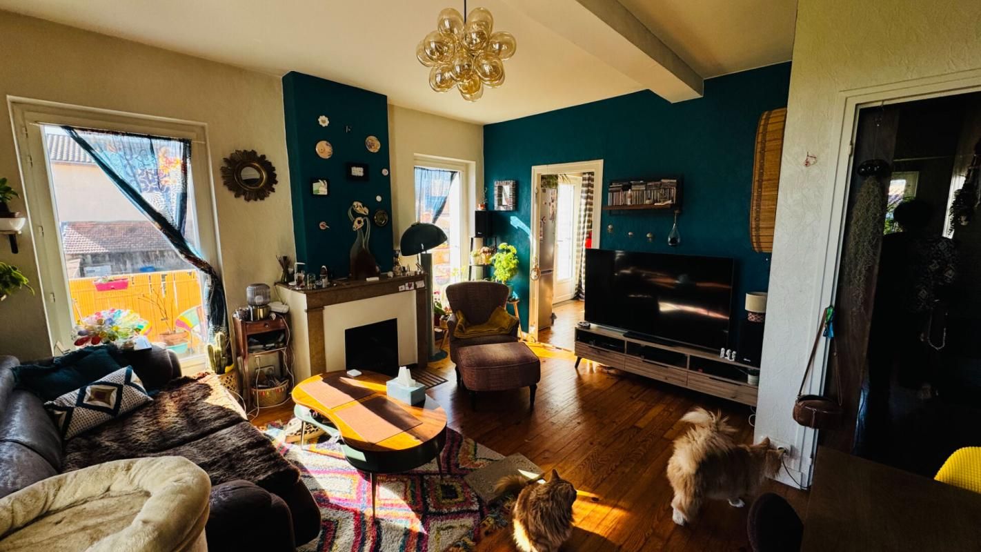 SAINT-MEDARD-EN-FOREZ Immeuble Mixte - Maison T4 + Commerce Rénové Saint Medard En Forez 3