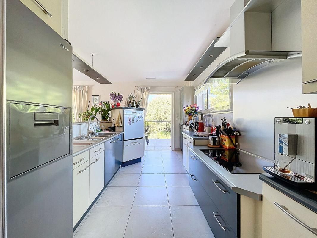 LE THORONET Villa Le Thoronet 6 pièce(s) 140 m2 / Piscine / Pool-House /Garage 4