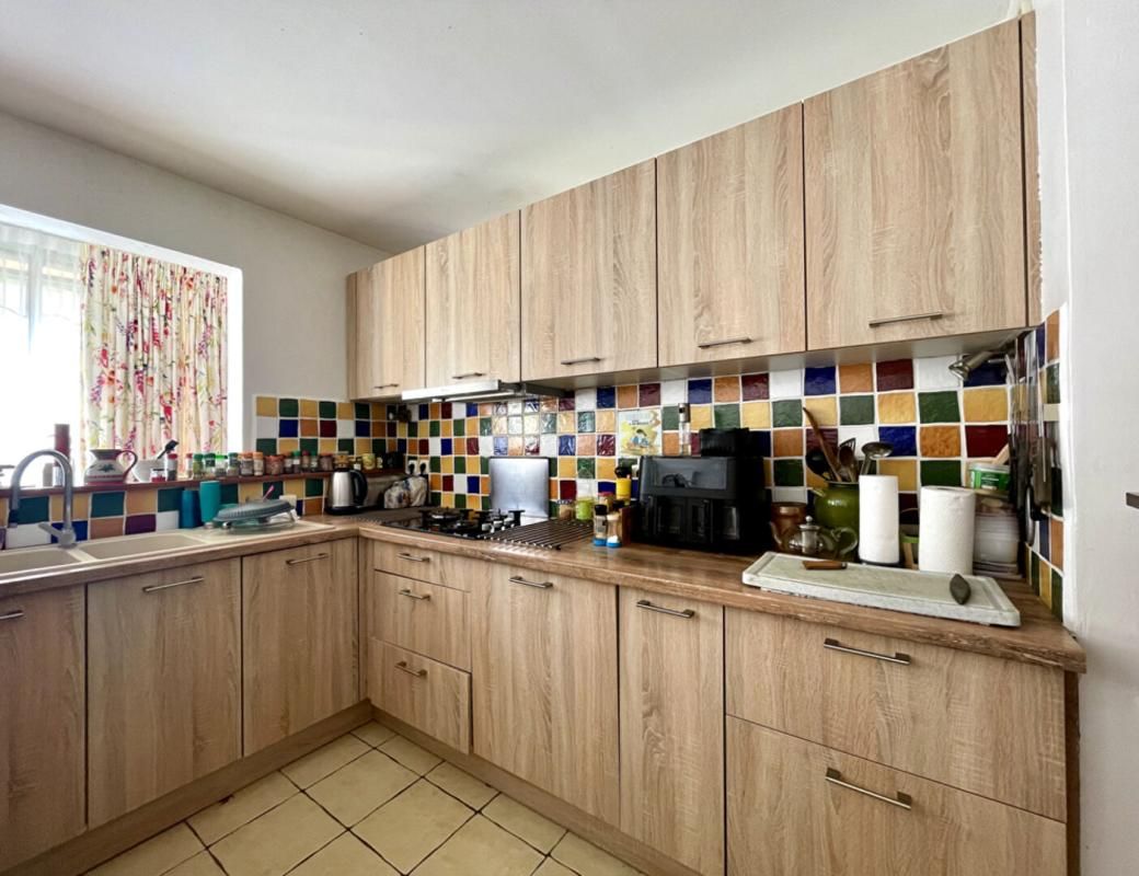 HYERES Appartement traversant T4  de 95m2, garage double et cave - Centre-ville - Hyères 3