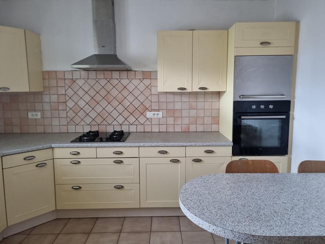 BONNEE MAISON 4 CHAMBRES et GARAGE DOUBLE 4