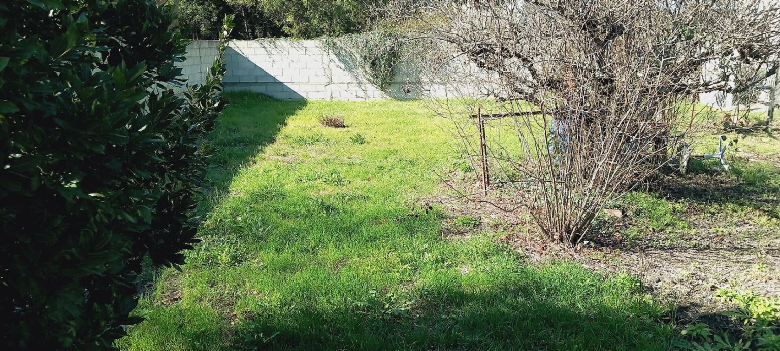 VENDEMIAN terrain constructible de 497m2 2