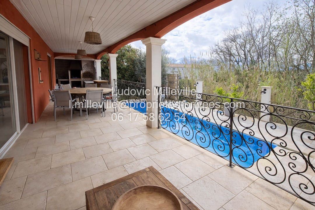 Spacieuse villa 154m² avec grand garage et piscine sur 760m² de terrain
