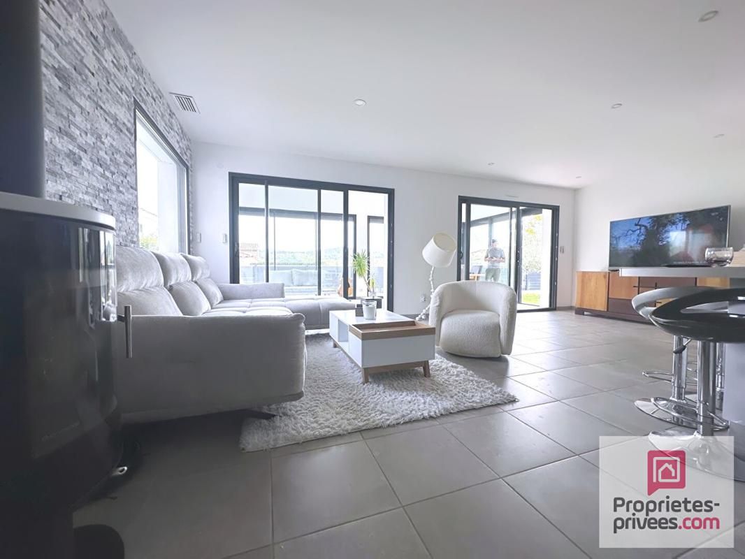 BOUC-BEL-AIR Villa contemporaine de plain-pied 3