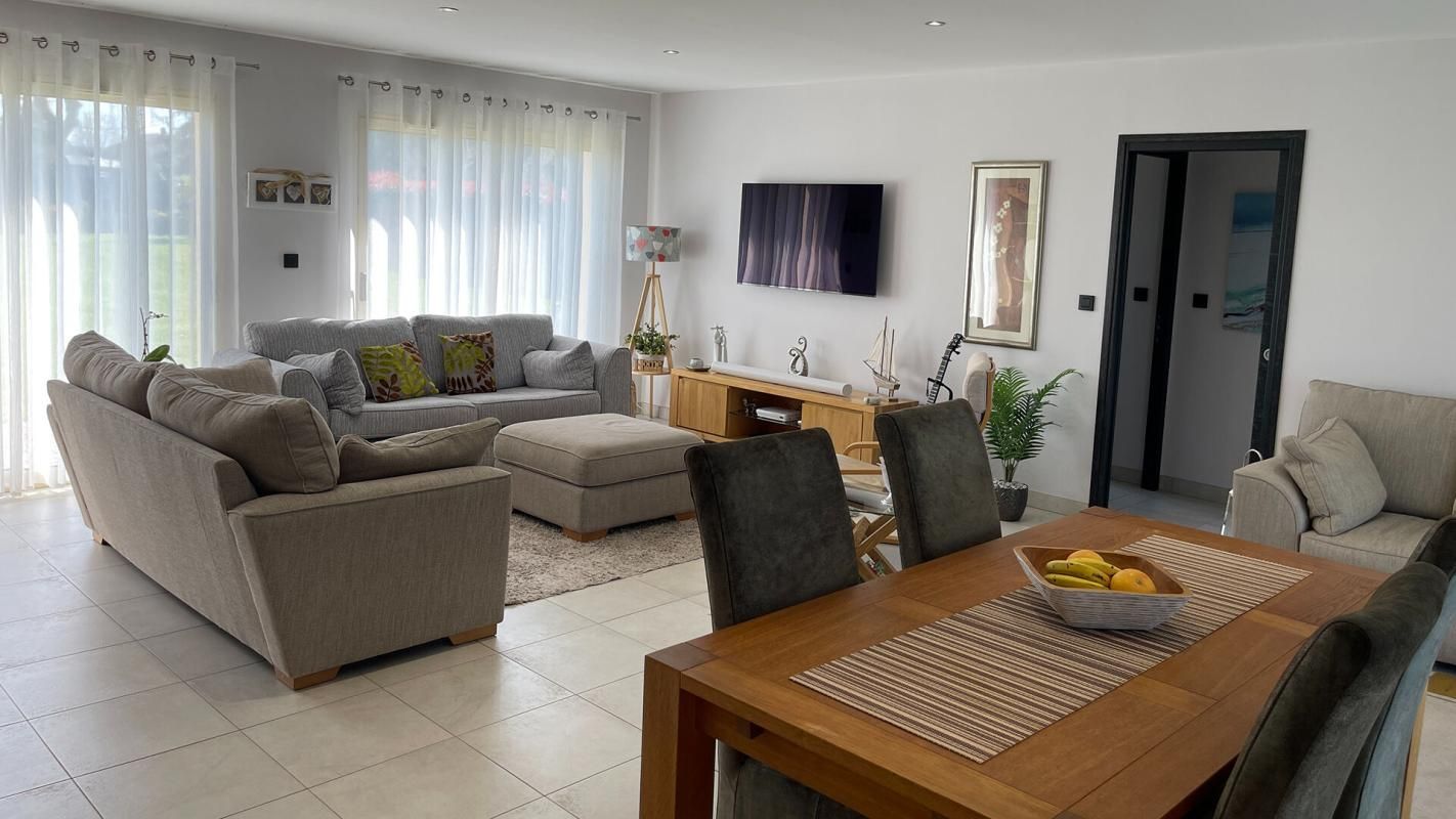 BEAUMONT-DU-PERIGORD Villa moderne parfaitement achevée avec garage et jardin à distance de marche d'une bastide 4