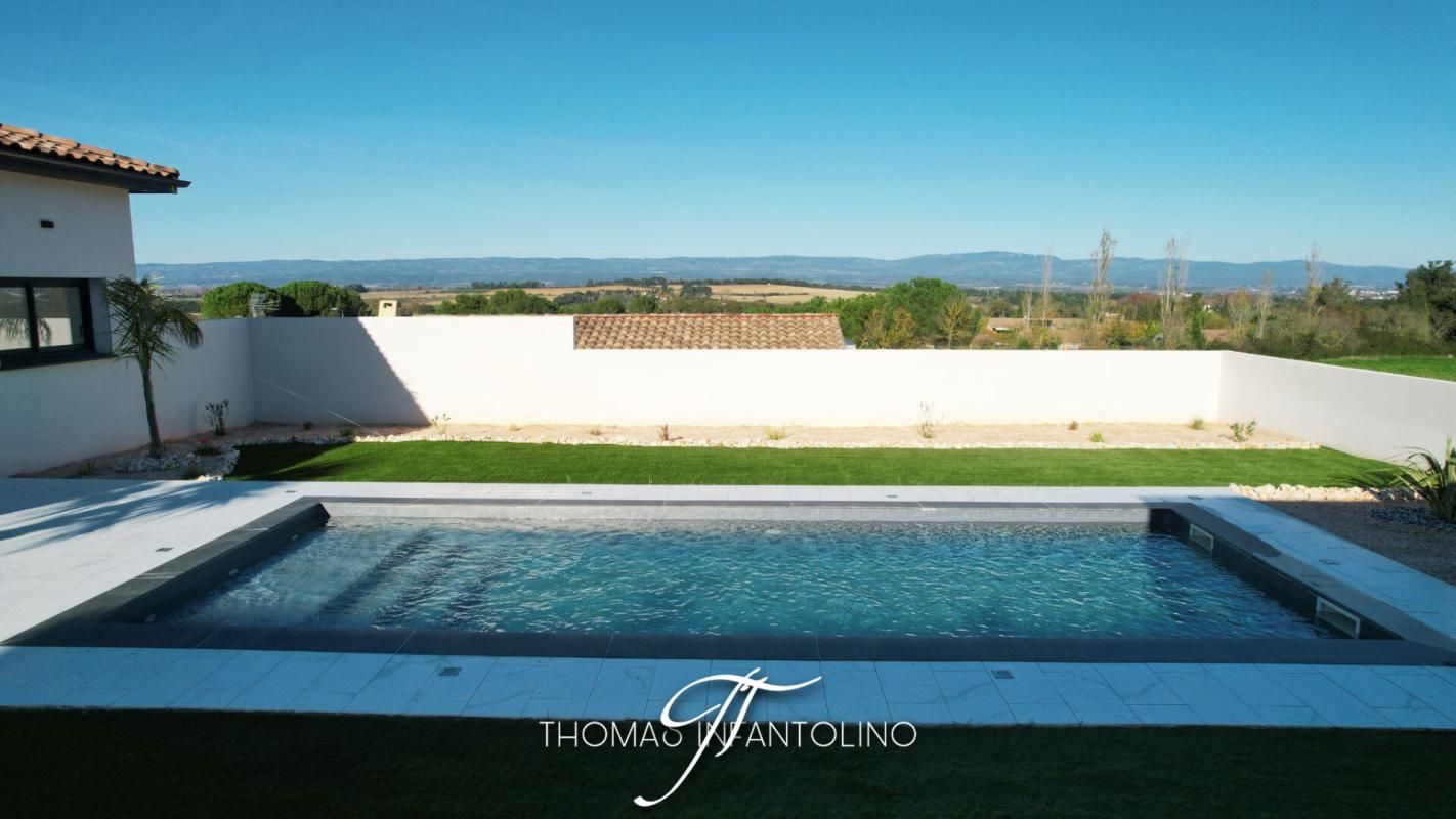 VILLA D'ARCHITECTE 175 M2 - PISCINE - VUE MONTAGNE NOIRE - GARAGE
