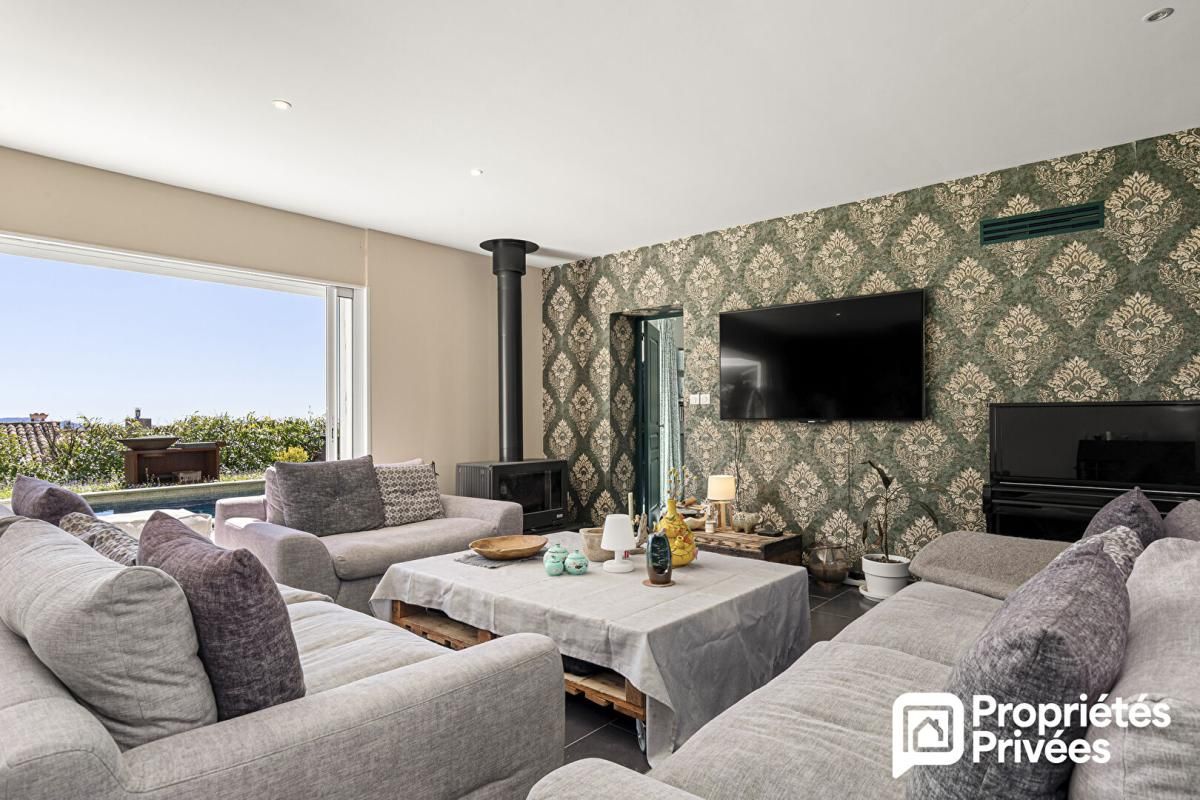 CALLIAN Villa avec piscine, dépendance et vue dégagée 4