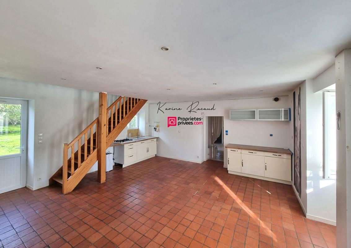 AUBIGNY-LES CLOUZEAUX Maison 201 m², 4ch + bureau + T2, terrain 6800 m² 2