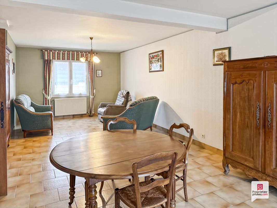 SABLE-SUR-SARTHE Maison Sable Sur Sarthe 6 pièce(s) 137 m2 4
