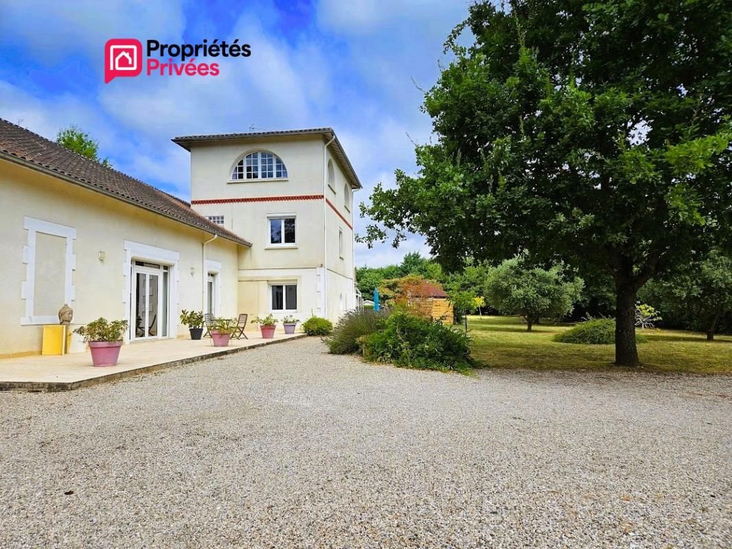 SAINTE-LIVRADE-SUR-LOT Maison de caractère en pierre 350 m² - 4 chambres - piscine chauffée - parc 3500 m² 3