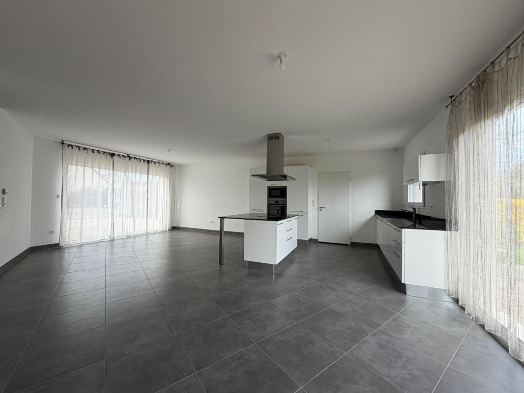 BINGES BINGES - Maison 150 m² 3