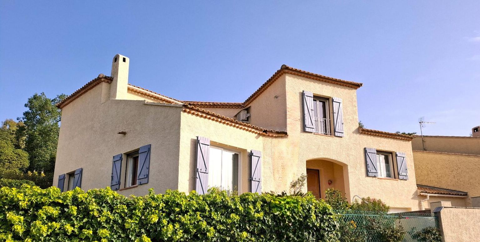 HYERES Villa Hyères 5 pièces 133 m2 1