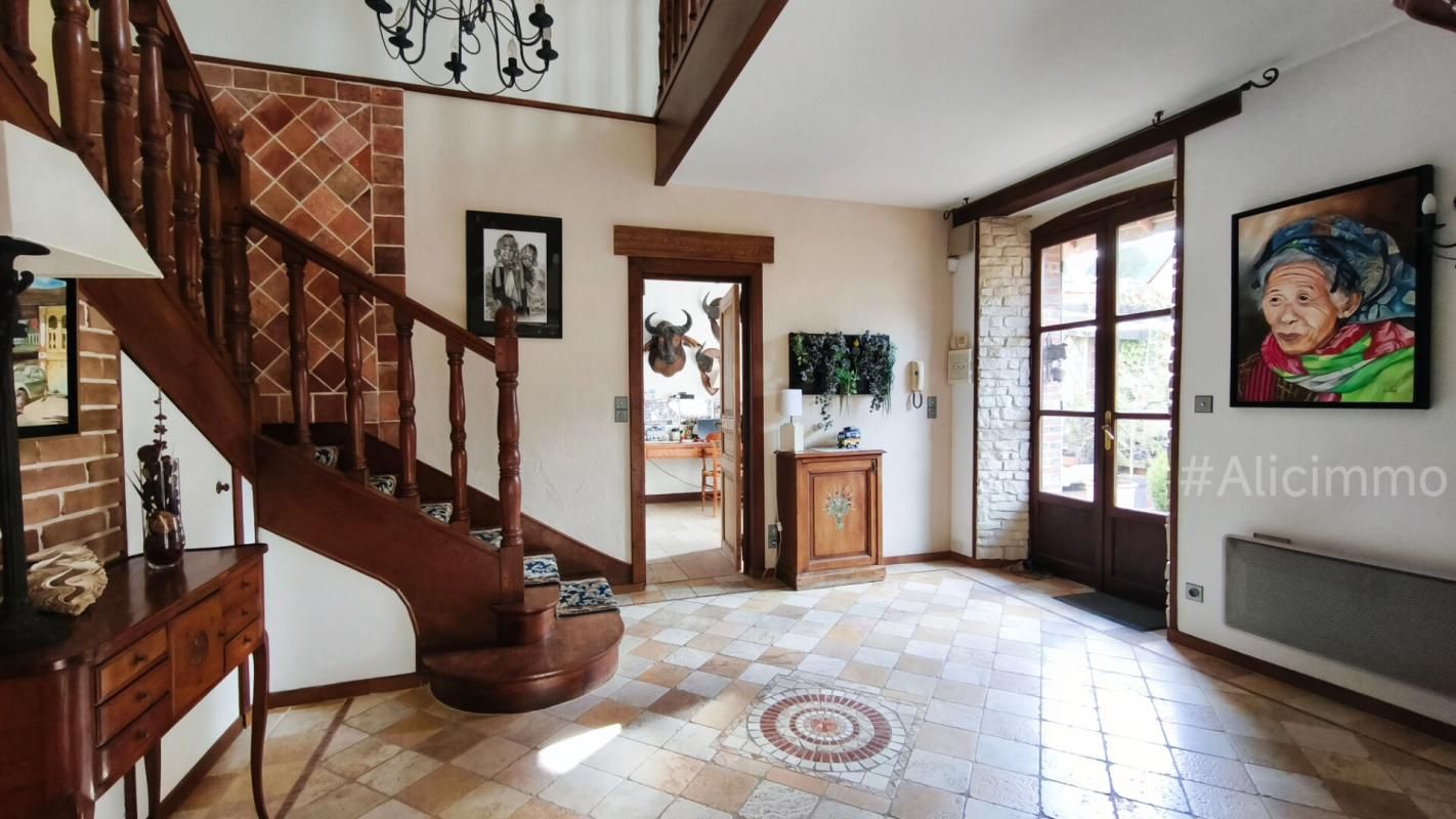 SEZANNE Propriété de charme dans un cadre privilégié 4