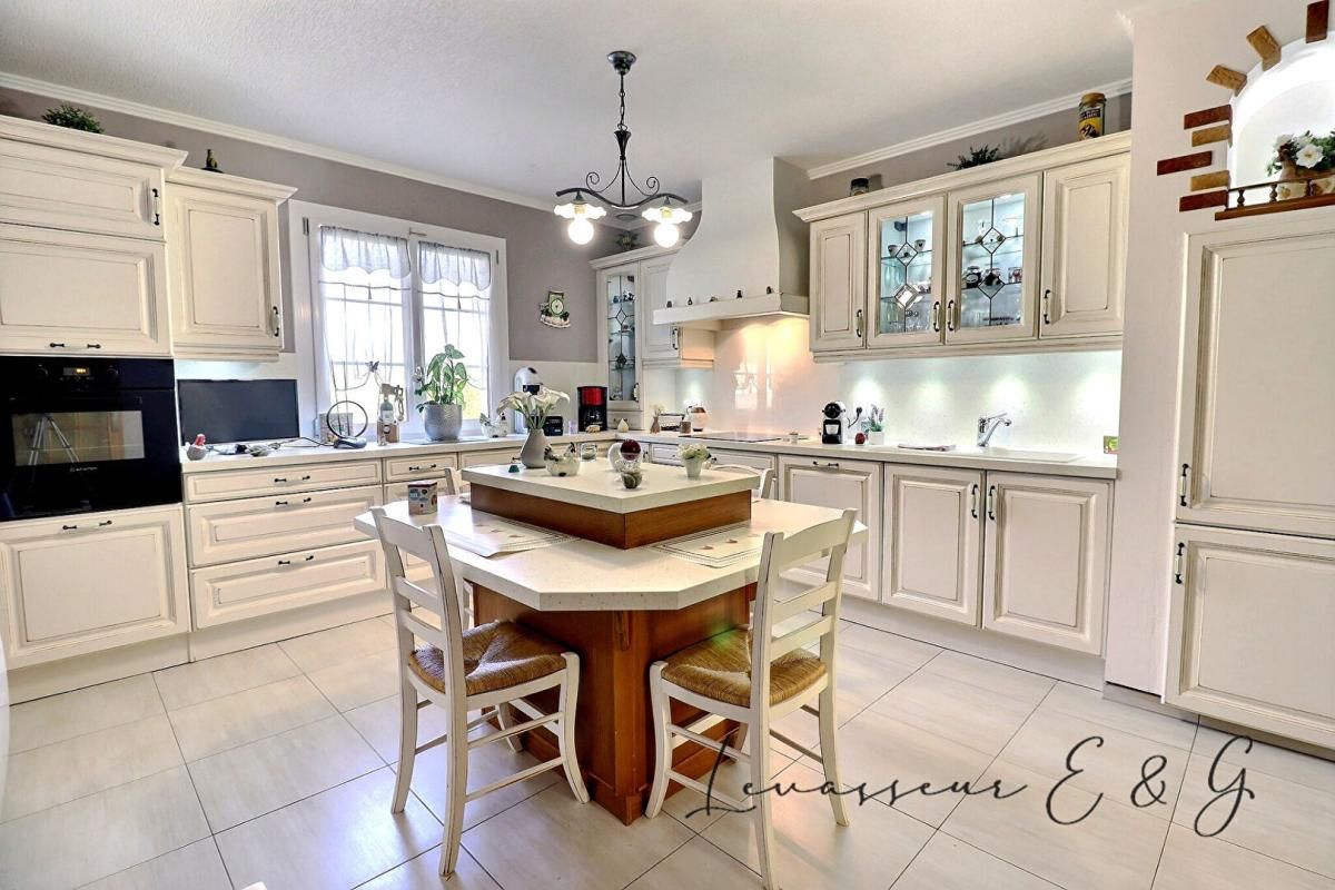 OROER Entre Bresles et Beauvais 60510 - Pavillon sur sous sol total sans travaux 3 chambres sur 1672m² 3