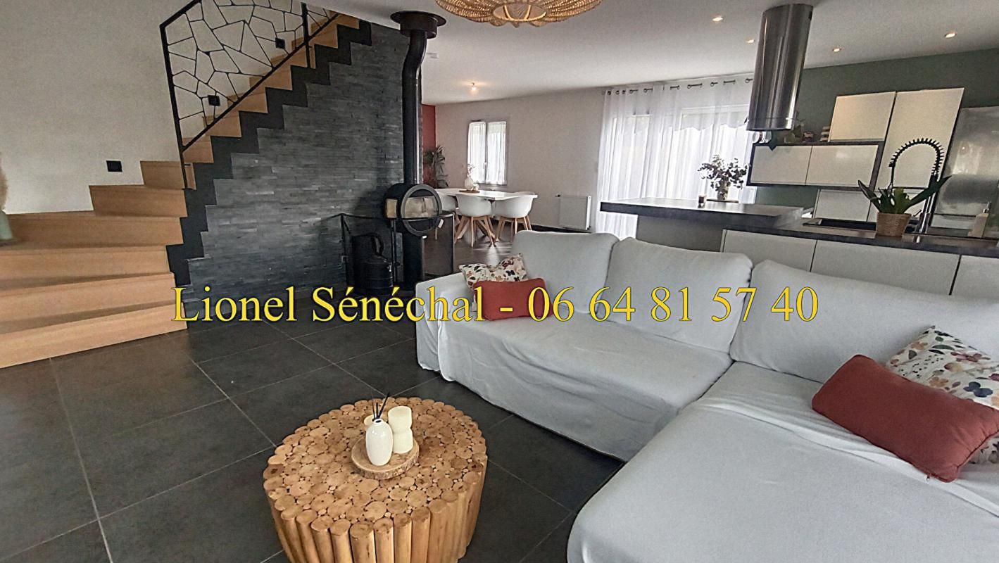 SAINT-SATURNIN Maison contemporaine lumineuse et peu énergivore de 6 pièces de 120 m2 sur une parcelle de plus de 500 m2 2